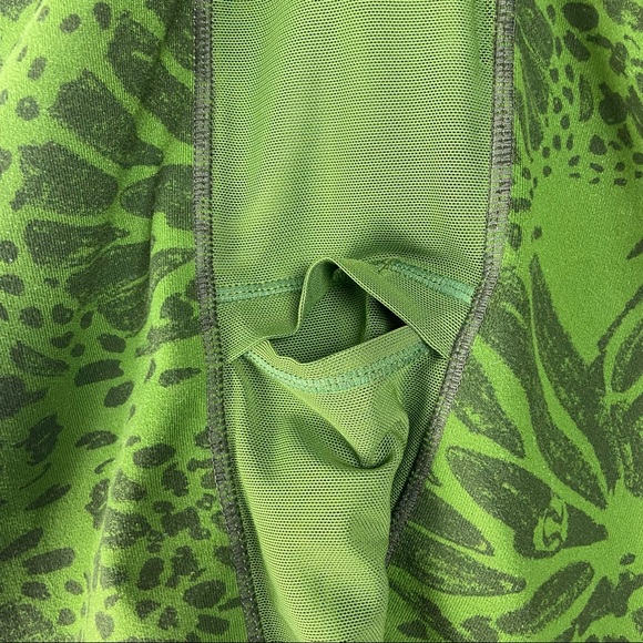 Lululemon Tank Leaf Allover Logo Print Green 4 - Picture 4 of 6